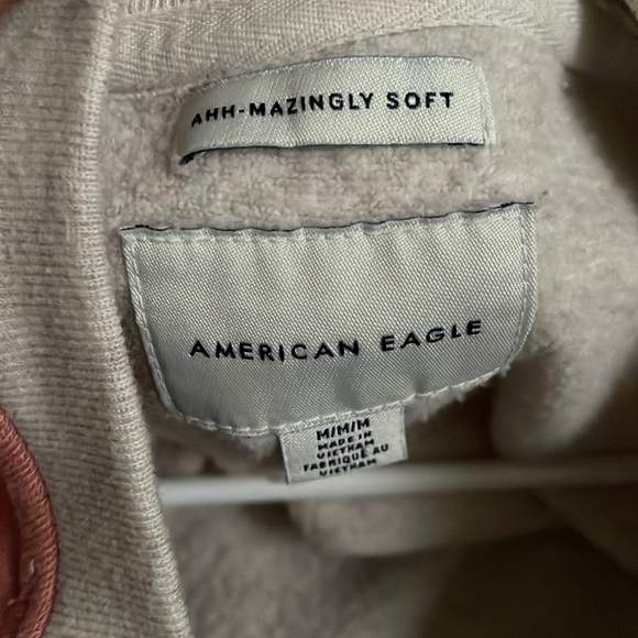 American Eagle cream and salmon crewneck - Picture 3 of 3